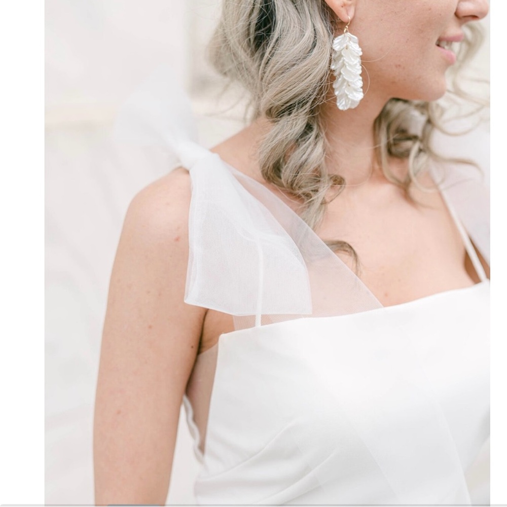 Attachable removable Sheer Bow Strap